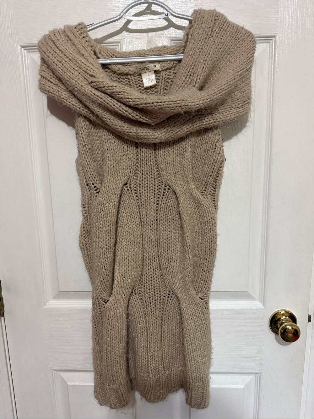 Arden B Chunky Cable Knit Sleeveless Cowl Tunic in Beige